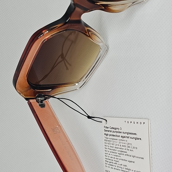 Topshop curved square sunglasses in pink - Picture 9 of 11
